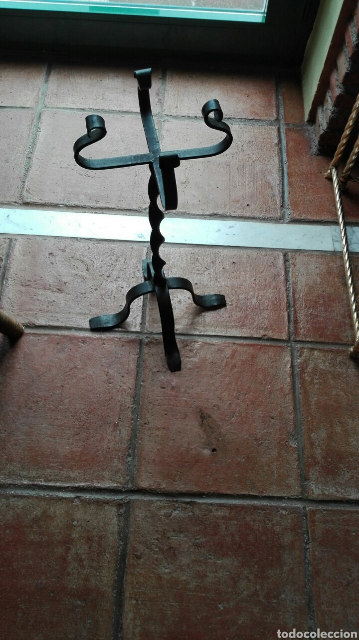 Antig&uuml;edades: Soporte para almirez - Foto 1