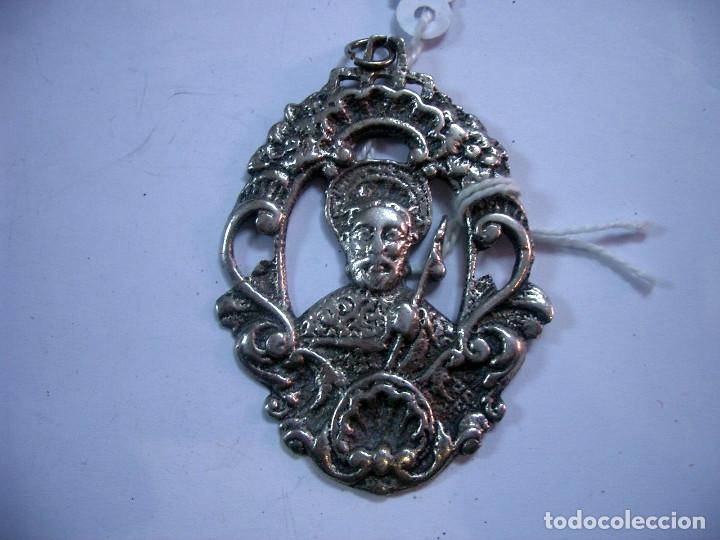 Antig&uuml;edades: Medalla en plata de Santiago de Compostela. REF-4131 - Foto 1