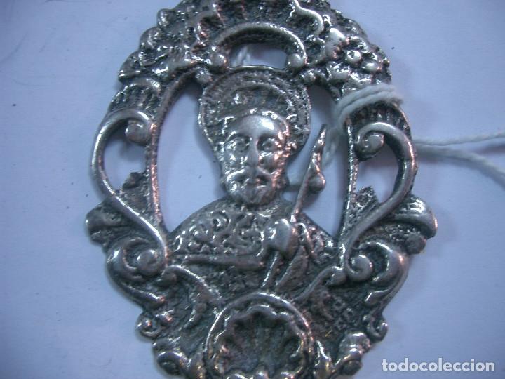 Antig&uuml;edades: Medalla en plata de Santiago de Compostela. REF-4131 - Foto 2