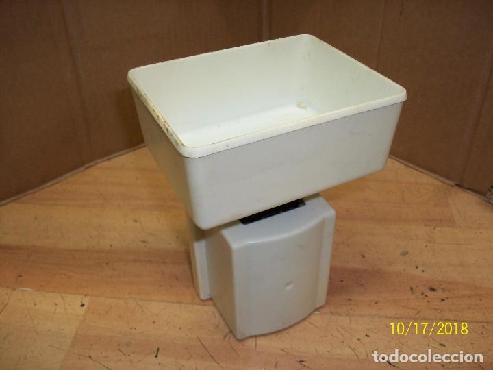 Antig&uuml;edades: ANTIGUA BASCULA DE COCINA-PLASTICO - Foto 2