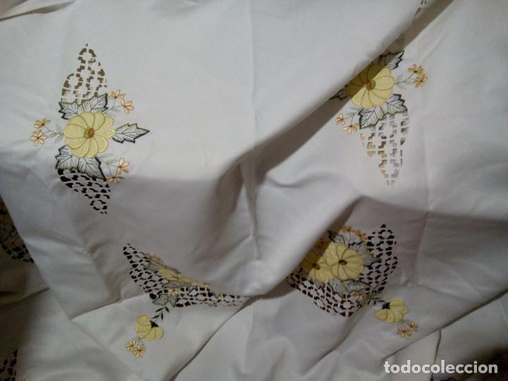 Antig&uuml;edades: *MANTEL ROPA SUPERPUESTA.     (Rf:E19/g) - Foto 3