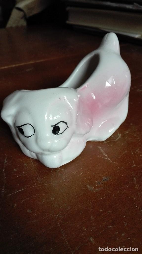 Antig&uuml;edades: Perro palillero de porcelana - Foto 1