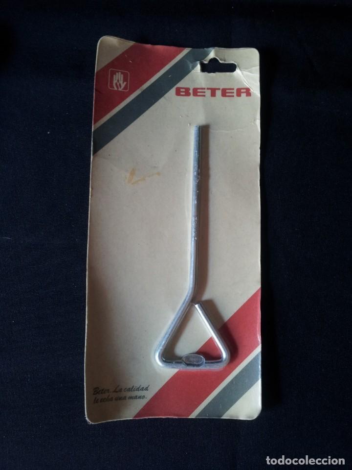 Antig&uuml;edades: 3 ABRELATAS - LLAVE 15 CMS, ANTIGUO - MARCA BETER - Foto 3