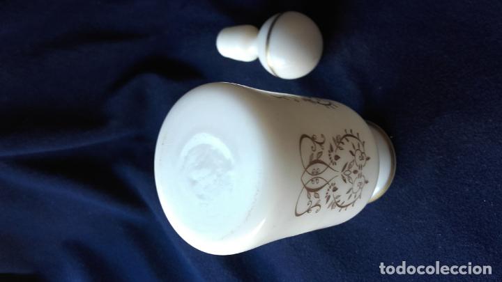 Antig&uuml;edades: Juego tocador frances en opalina - Foto 5
