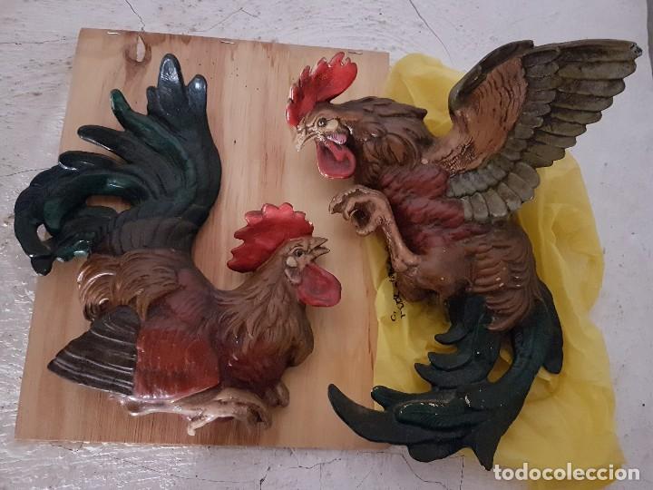 Antig&uuml;edades: Figuras gallos de pelea - Foto 1