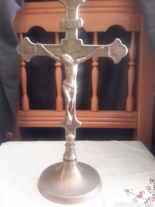 Antig&uuml;edades: Antiguo crucifijo de bronce de altar - Foto 1