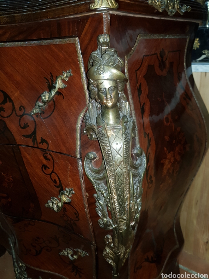 Antig&uuml;edades: Comoda Luis XV con adornos de bronce - Foto 4