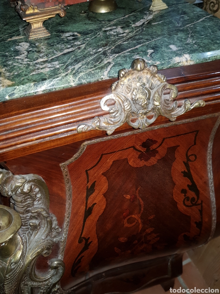 Antig&uuml;edades: Comoda Luis XV con adornos de bronce - Foto 9