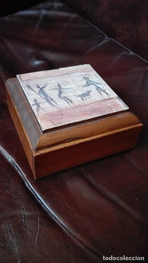 Antig&uuml;edades: Caja de madera - Foto 1