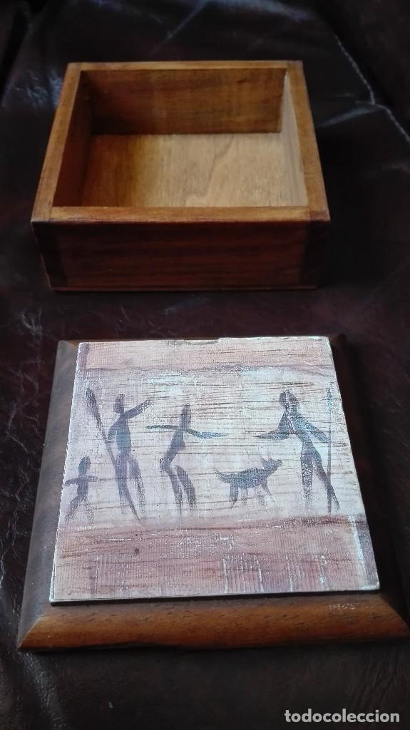 Antig&uuml;edades: Caja de madera - Foto 2