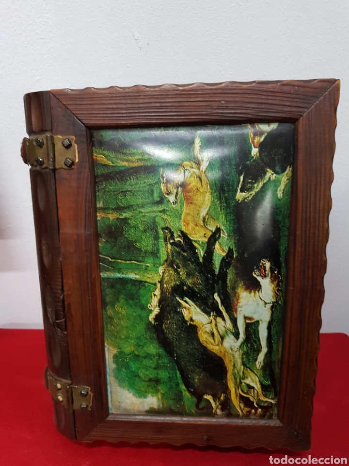 Antig&uuml;edades: Caja de madera forma libro vintage - Foto 1