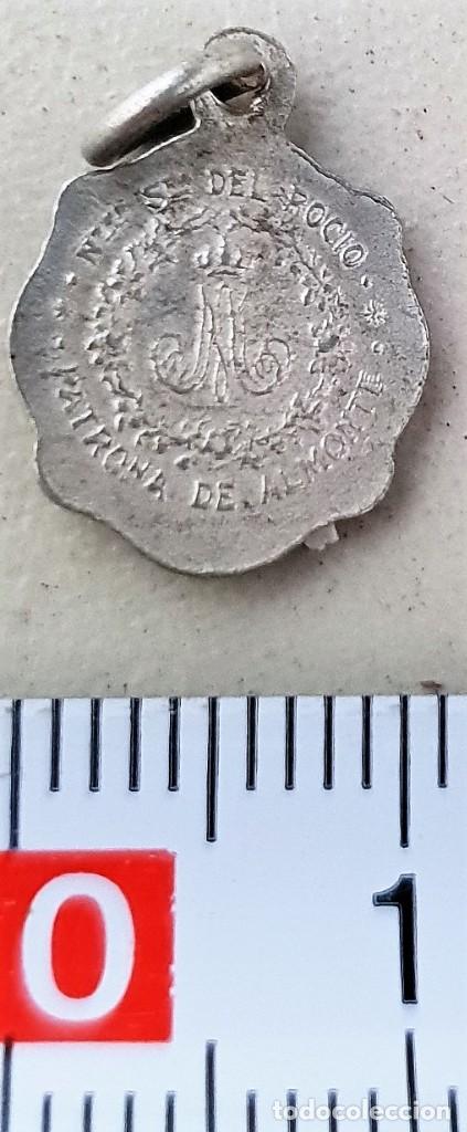 Antig&uuml;edades: Antigua medalla de la Virgen del Roc&iacute;o - Foto 2