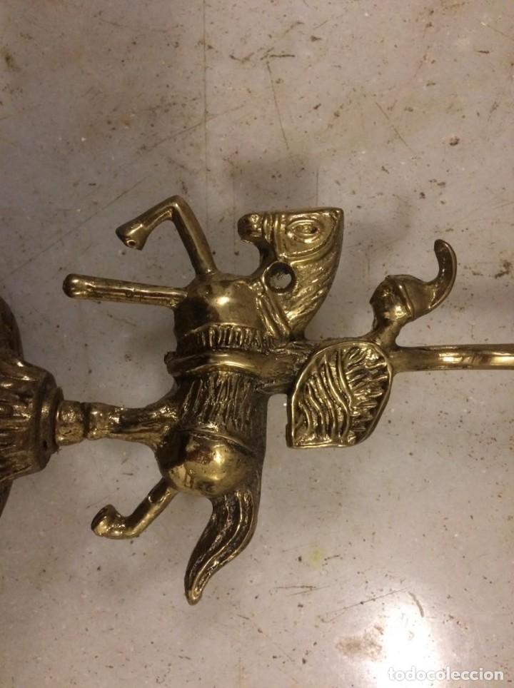 Antig&uuml;edades: Pareja de candelabros de tres luces - Foto 4