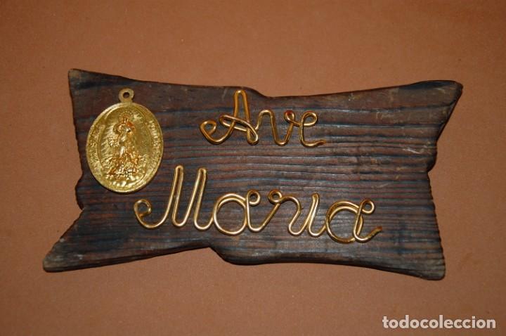 Antig&uuml;edades: PLACA DE MADERA AVE MARIA+MEDALLON INMACULADA - Foto 1
