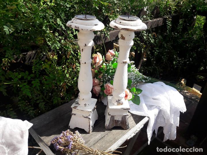 Antig&uuml;edades: 2 candeleros - Foto 1