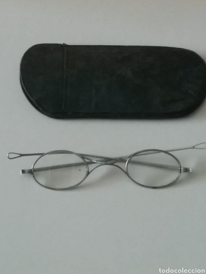 Antig&uuml;edades: Gafas antiguas con funda. - Foto 1