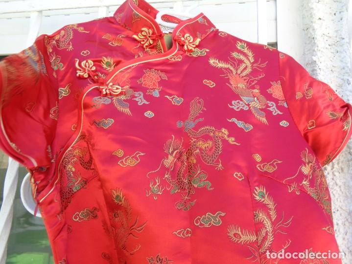 Antig&uuml;edades: BONITO KIMONO EN SEDA BROCADA COLO ROJO - Foto 2
