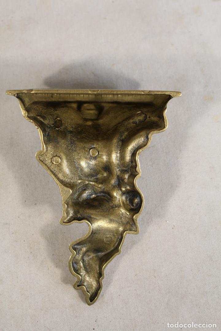 Antig&uuml;edades: mensula en bronce - Foto 2