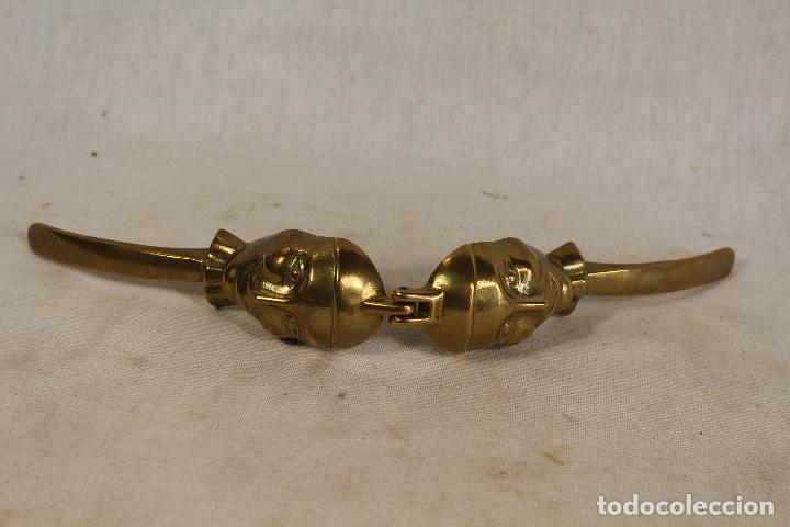 Antig&uuml;edades: cascanueces de bronce - Foto 2