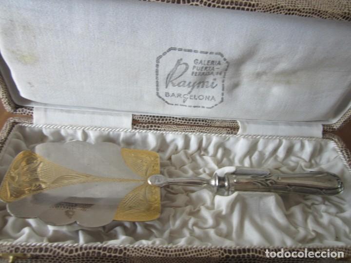 Antig&uuml;edades: Pala de servir postres en estuche original - Foto 1