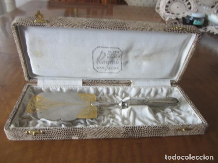 Antig&uuml;edades: Pala de servir postres en estuche original - Foto 2