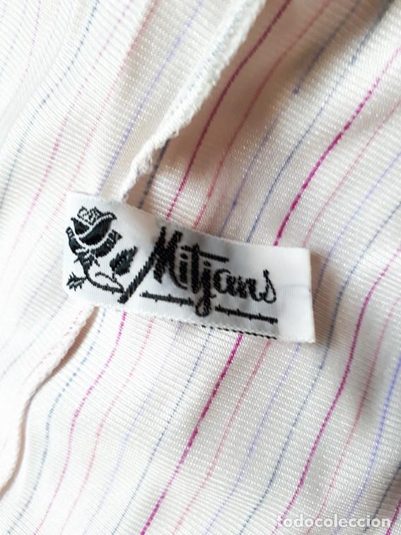 Antig&uuml;edades: CONJUNTO DE BAT&Iacute;N Y CAMIS&Oacute;N MARCA MITJANS, TALLA 44. - Foto 5
