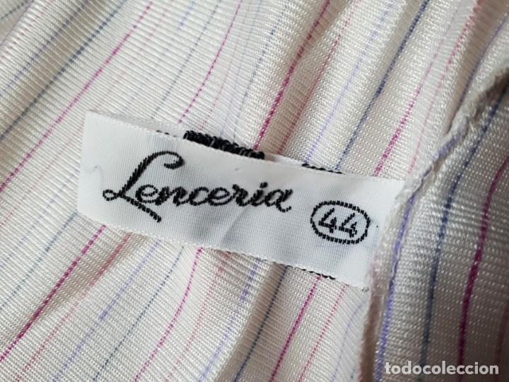 Antig&uuml;edades: CONJUNTO DE BAT&Iacute;N Y CAMIS&Oacute;N MARCA MITJANS, TALLA 44. - Foto 6