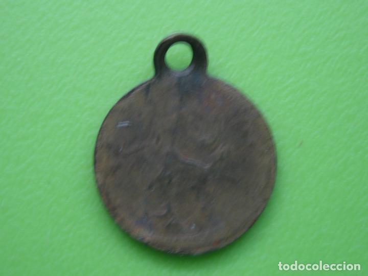 Antig&uuml;edades: Antigua medalla religiosa - Foto 2