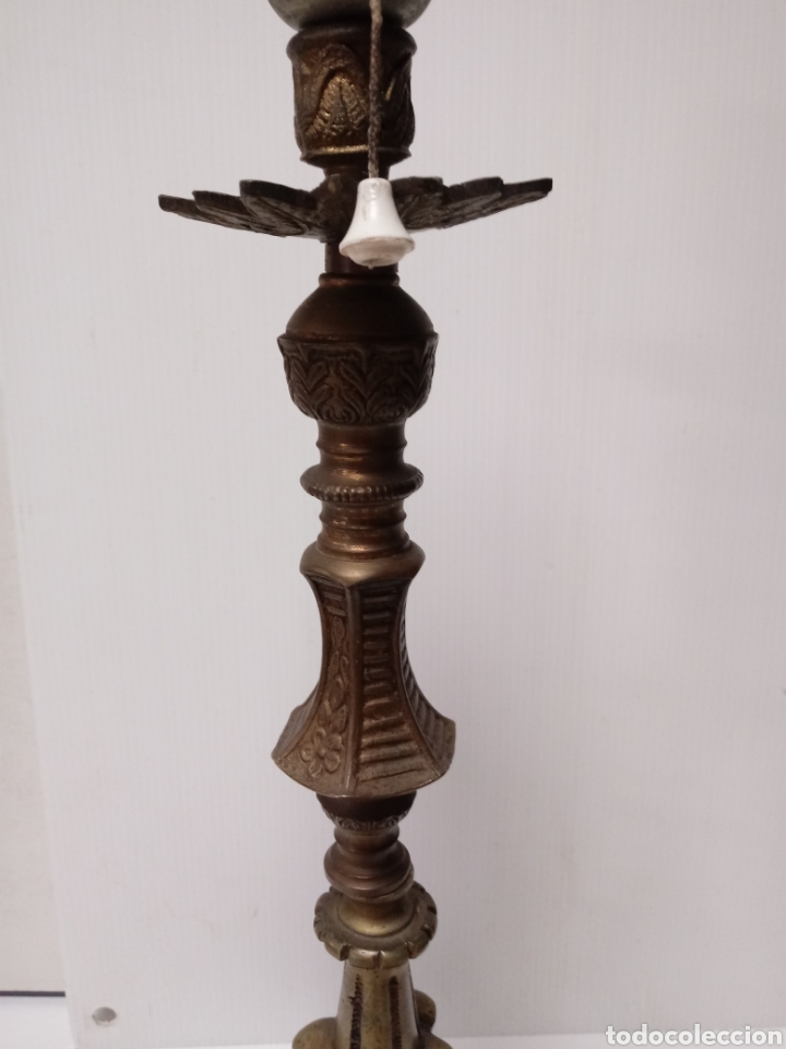 Antig&uuml;edades: Lampara de sobremesa de laton. 43 cm - Foto 3