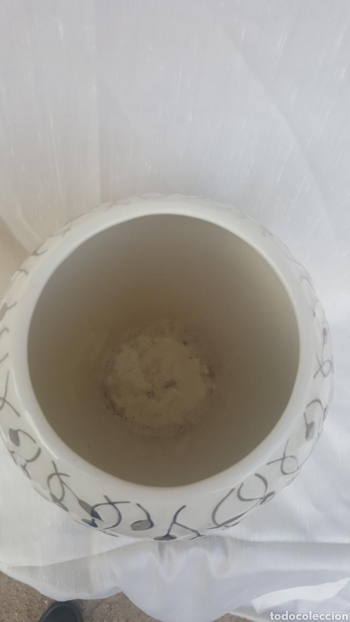 Antig&uuml;edades: FLORERO BLANCO CON HOJAS HISPANIA - Foto 3