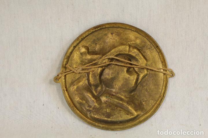 Antig&uuml;edades: cuadro relieve con caballero de estilo luis xiii en bronce - Foto 3