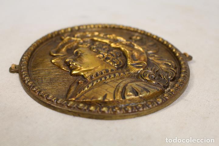 Antig&uuml;edades: cuadro relieve con caballero de estilo luis xiii en bronce - Foto 4