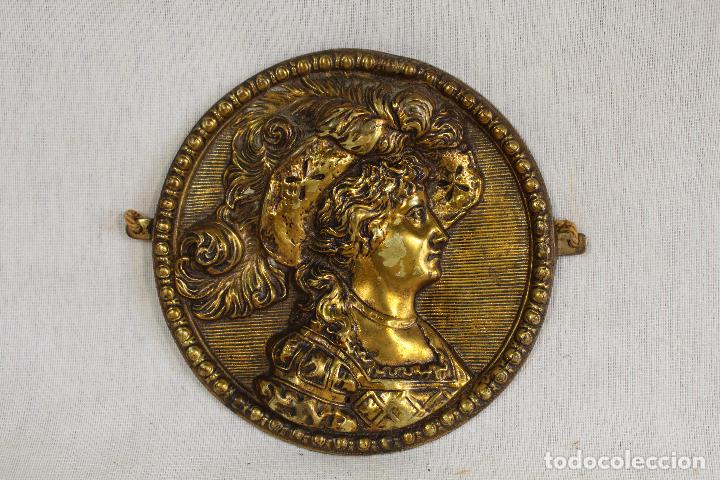 Antiquit&eacute;s: cuadro relieve dama de estilo luis xiii en bronce