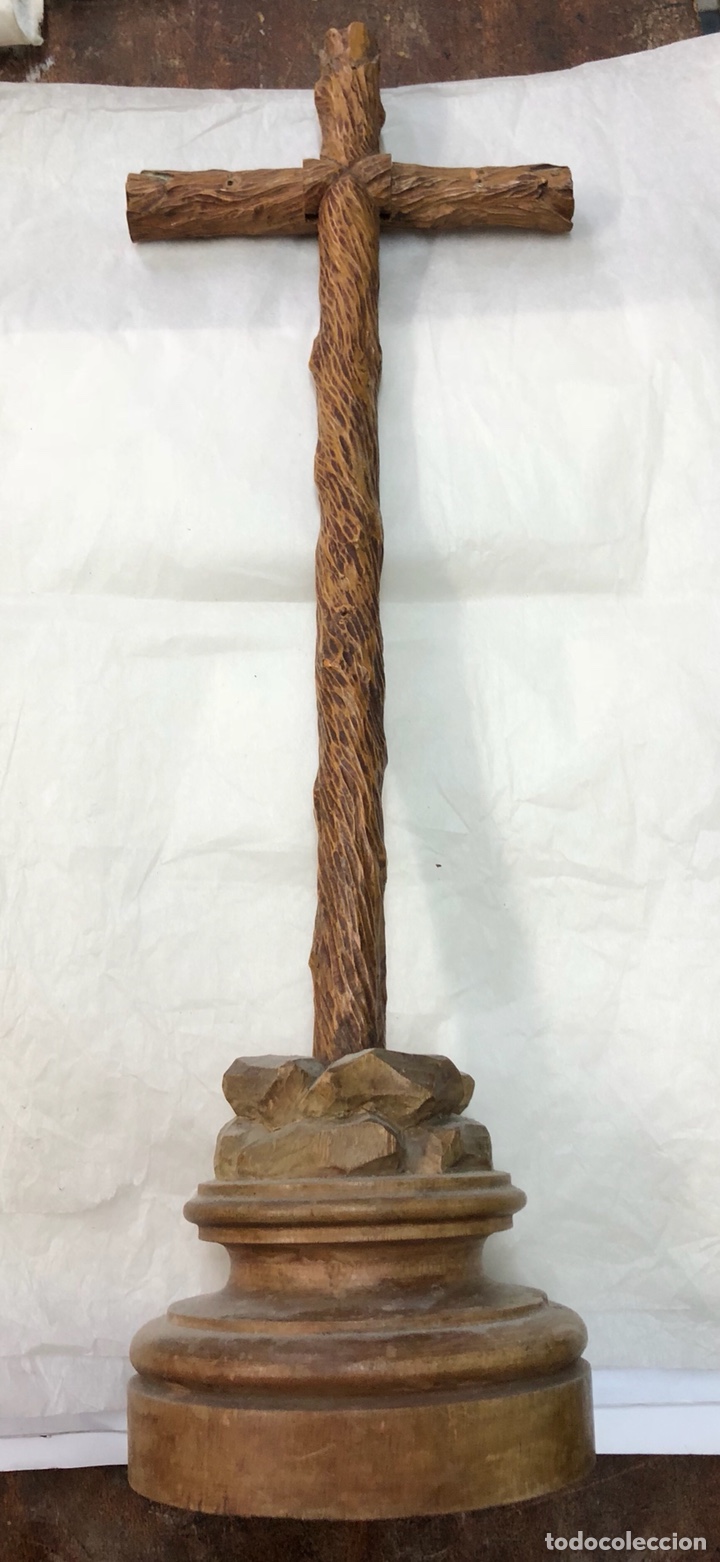 Antig&uuml;edades: Cruz de madera!FIRMADA SERRA - Foto 1