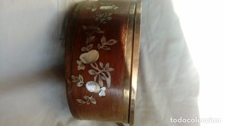 Antig&uuml;edades: Antigua caja oriental - Foto 2