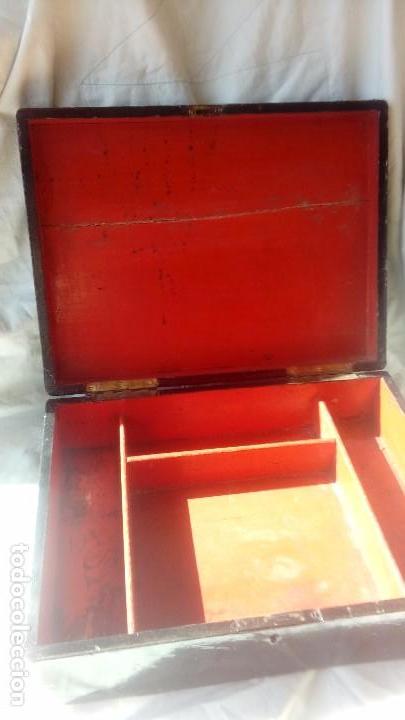 Antig&uuml;edades: Caja isabelina lacada - Foto 4