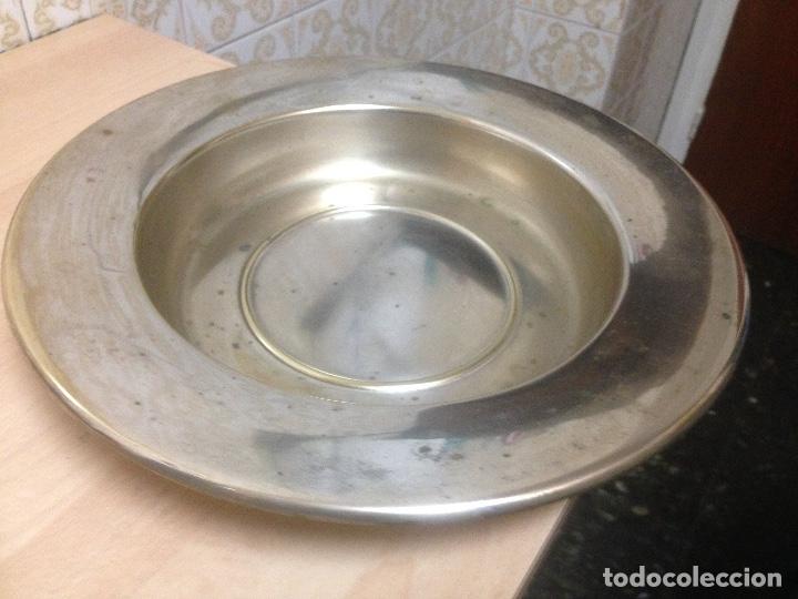 Antig&uuml;edades: BANDEJA CIRCULAR EN METAL PLATEADO - Foto 4