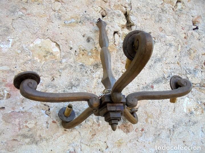 Antig&uuml;edades: L&Aacute;MPARA DE TECHO ART DEC&Oacute; MADERA LABRADA - ELECTRIFICADA - Foto 1