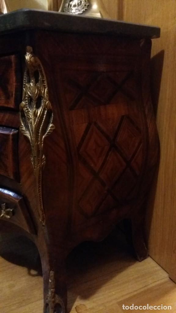 Antig&uuml;edades: Mesita estilo Luis XV, - Foto 6