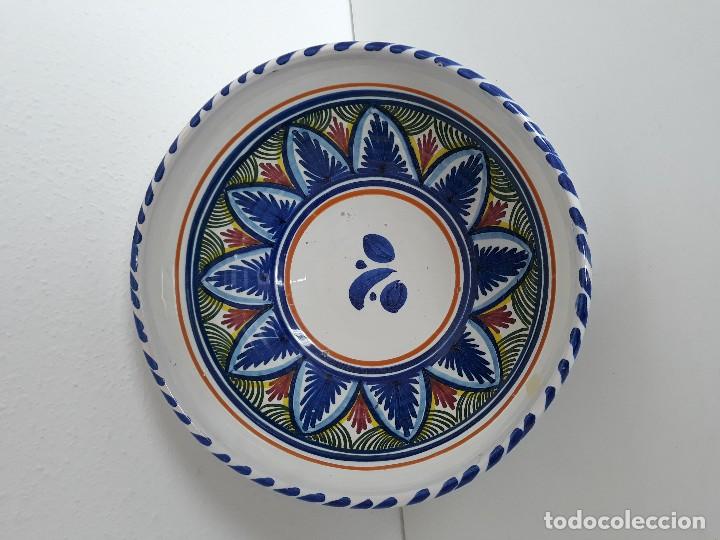 Antig&uuml;edades: Plato fuente de cer&aacute;mica - Foto 1