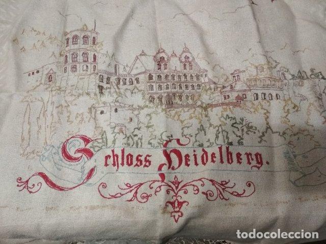 Antig&uuml;edades: ANTIGUO TAPETE BORDADO - Foto 1