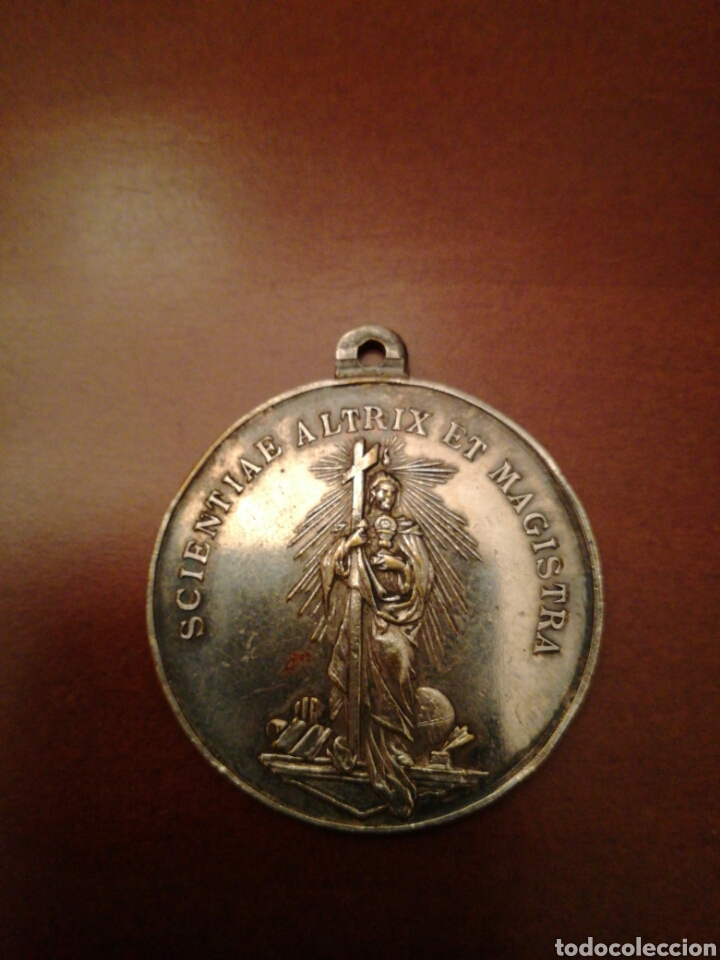 Antig&uuml;edades: Medalla Scientiae Altrix et Magistra - Foto 3