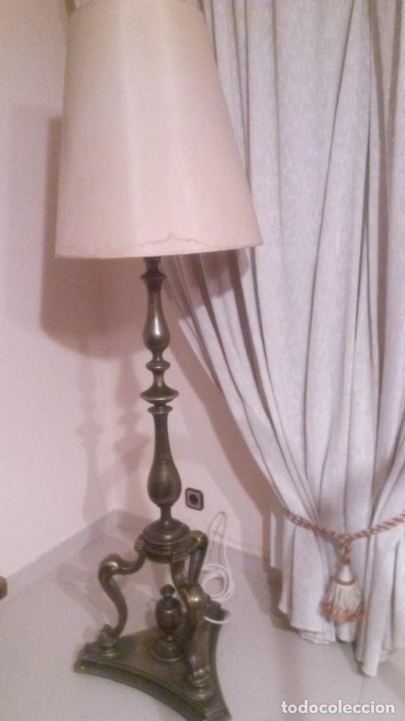 Antig&uuml;edades: L&Aacute;MPARA DE PIE EN BRONCE MACIZO - Foto 1