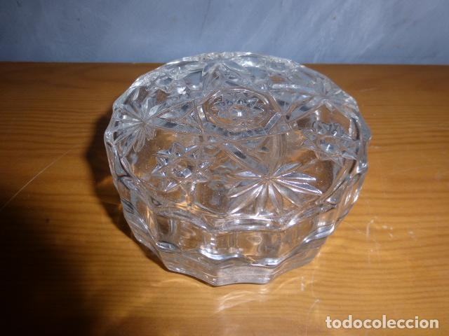 Antig&uuml;edades: JOYERO REDONDO DE DOS PIEZAS