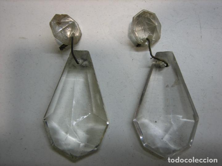 Antig&uuml;edades: Antiguas l&aacute;grimas en cristal tallado de lampara de cristal antigua. Disponibles 43. Individual 6&euro;.