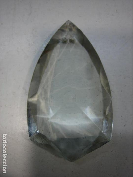 Antig&uuml;edades: Antiguas l&aacute;grimas en cristal tallado de lampara de cristal antigua. Disponibles 17.Individual 6&euro;.