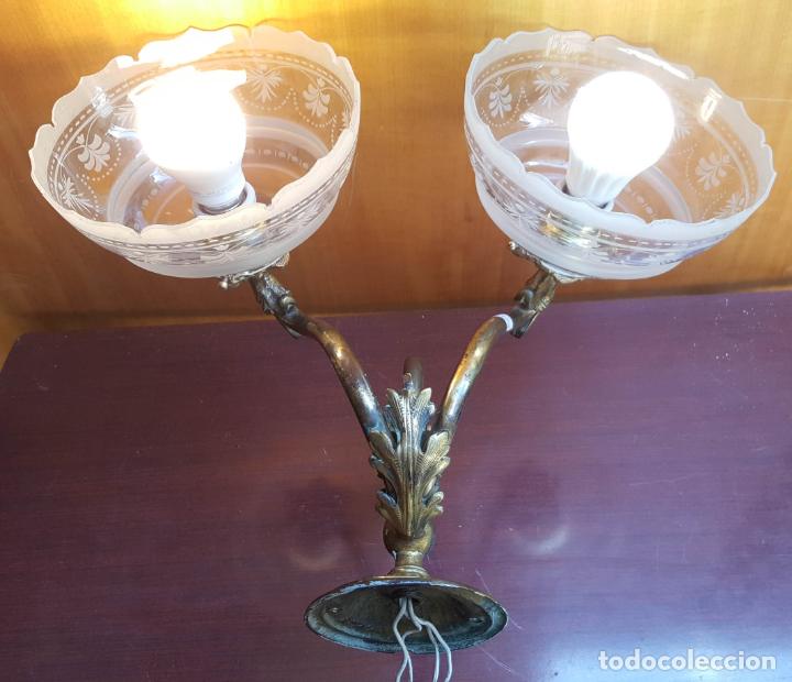 Antig&uuml;edades: APLIQUE DE DOS LUCES, MODERNISTA DE BRONCE - Foto 5