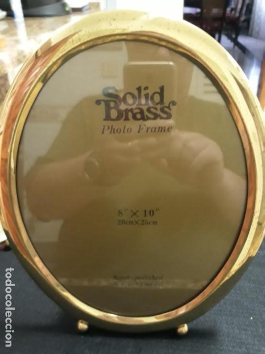 Antig&uuml;edades: MARCO PARA FOTOGRAFIAS DE SOLID BRASS. 20 X 25 CM - Foto 2