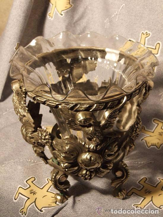 Antig&uuml;edades: CENTRO BRONCE CON AGUILA Y CRISTAL S. XIX - Foto 1