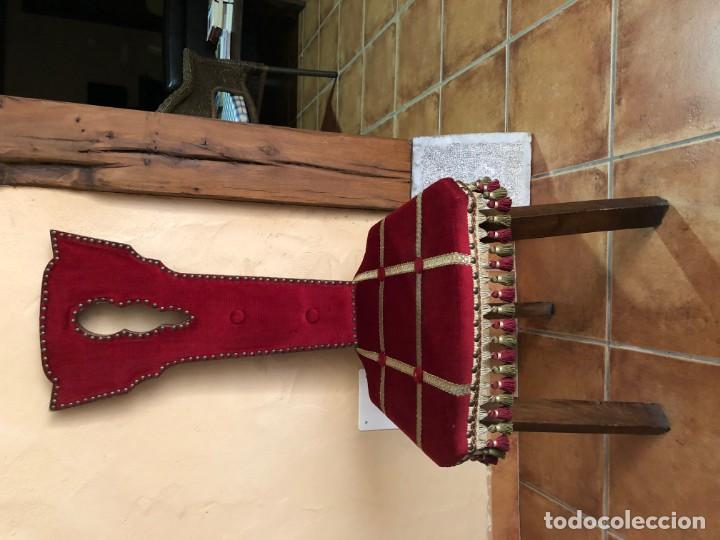 Antig&uuml;edades: Silla antigua de nogal - Foto 1
